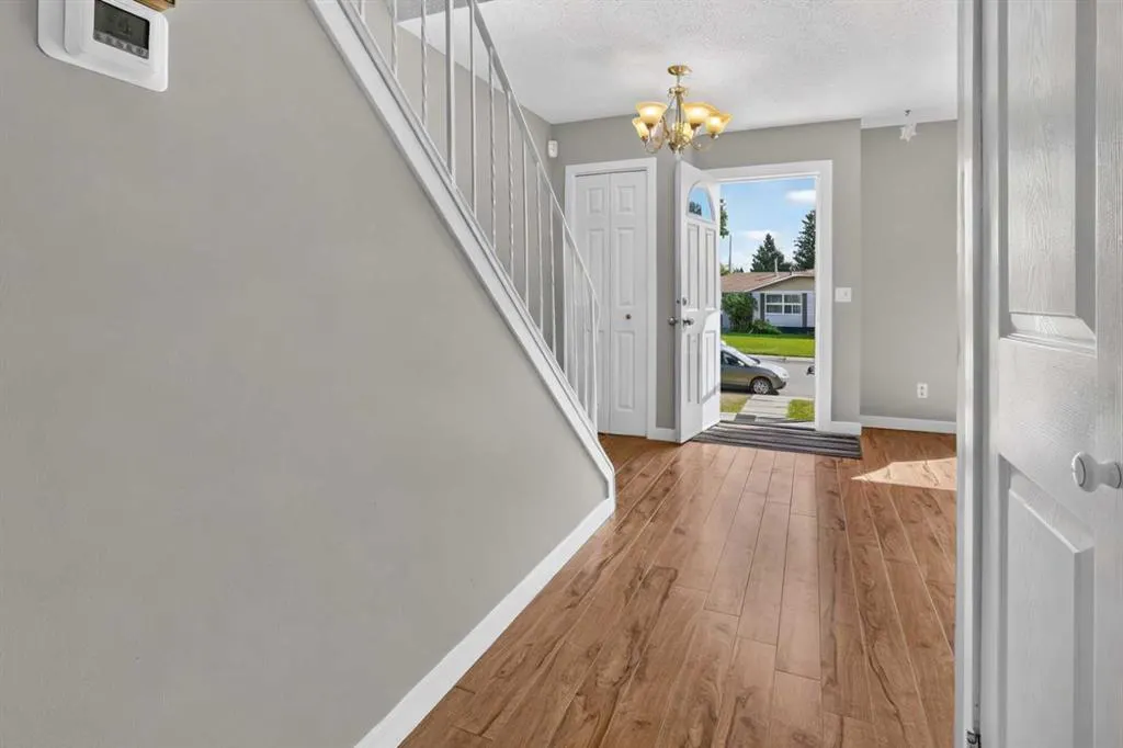 207 Penworth Drive SE