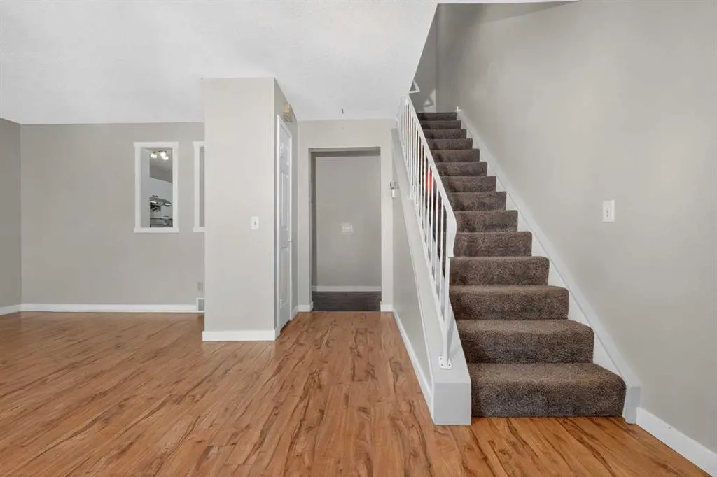207 Penworth Drive SE