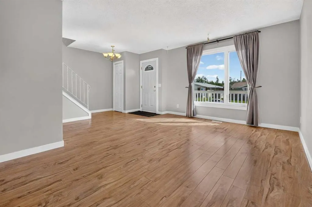 207 Penworth Drive SE