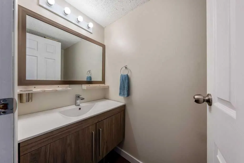 73 Glenbrook Crescent #24