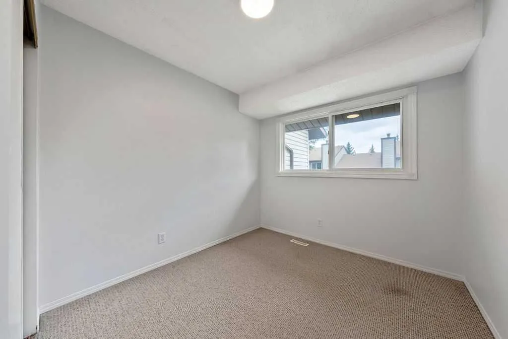73 Glenbrook Crescent #24