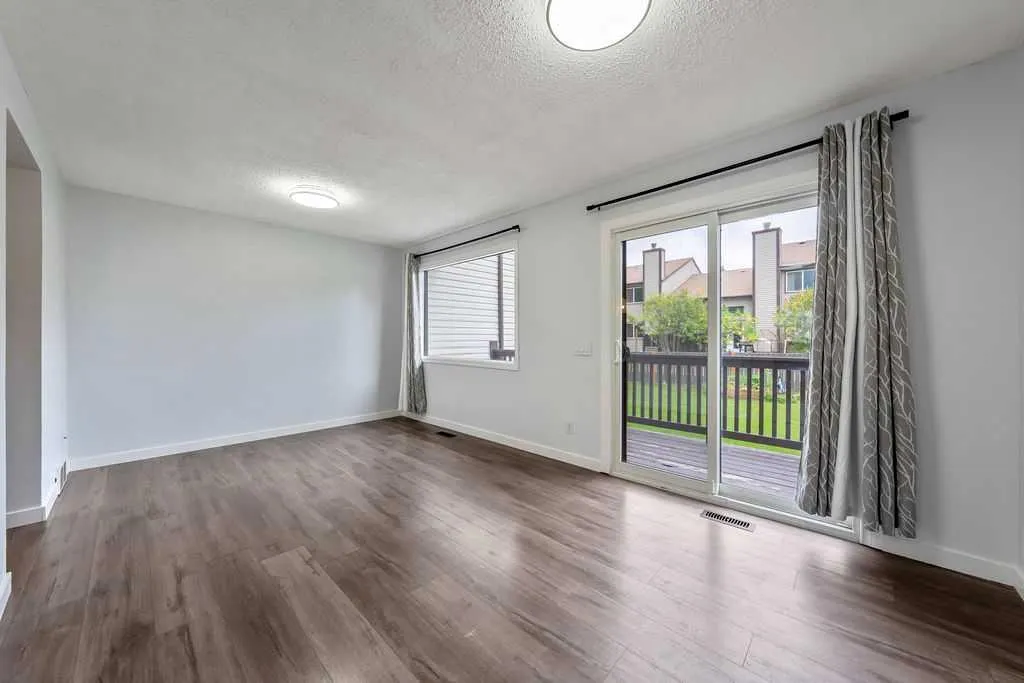 73 Glenbrook Crescent #24