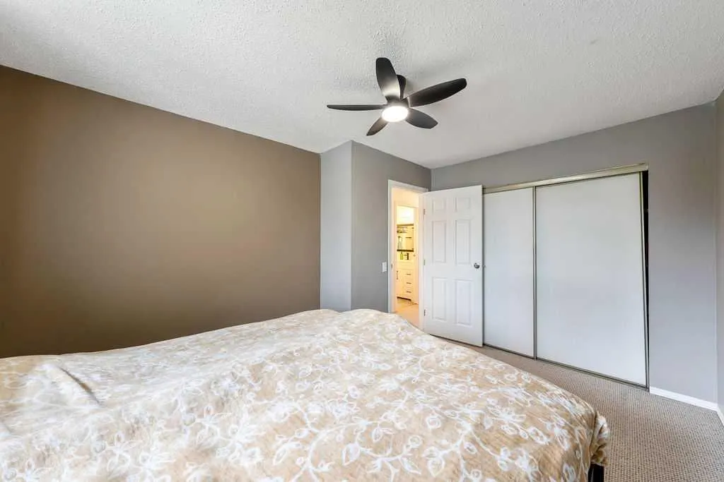 73 Glenbrook Crescent #24