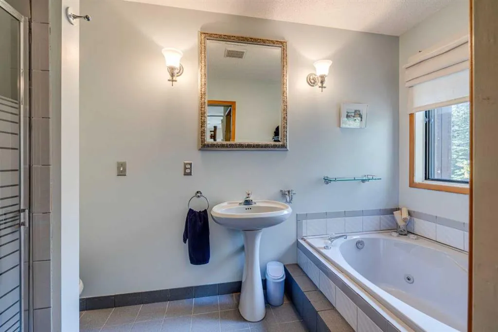 11 Elk Valley Gate