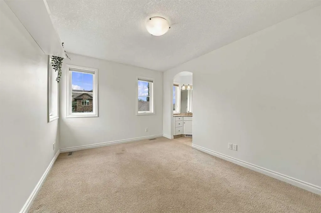 54 Allard Crescent