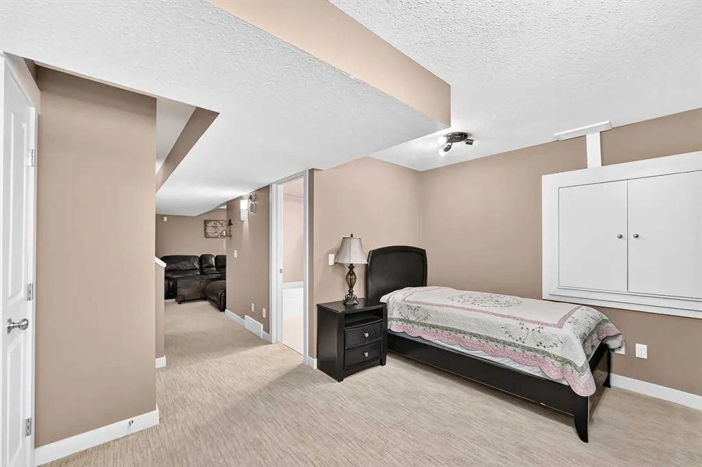 41 Skyview Ranch Manor NE