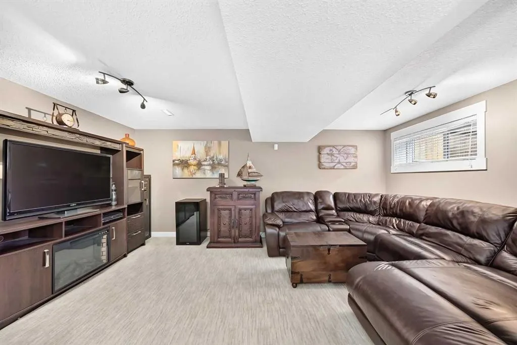 41 Skyview Ranch Manor NE