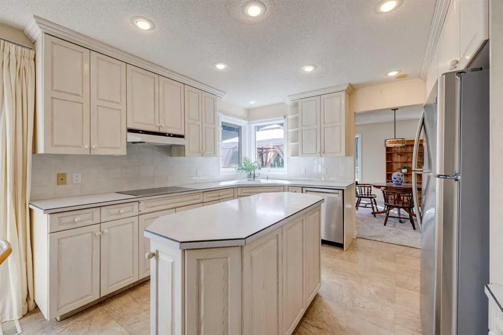 50 Elk Valley Crescent