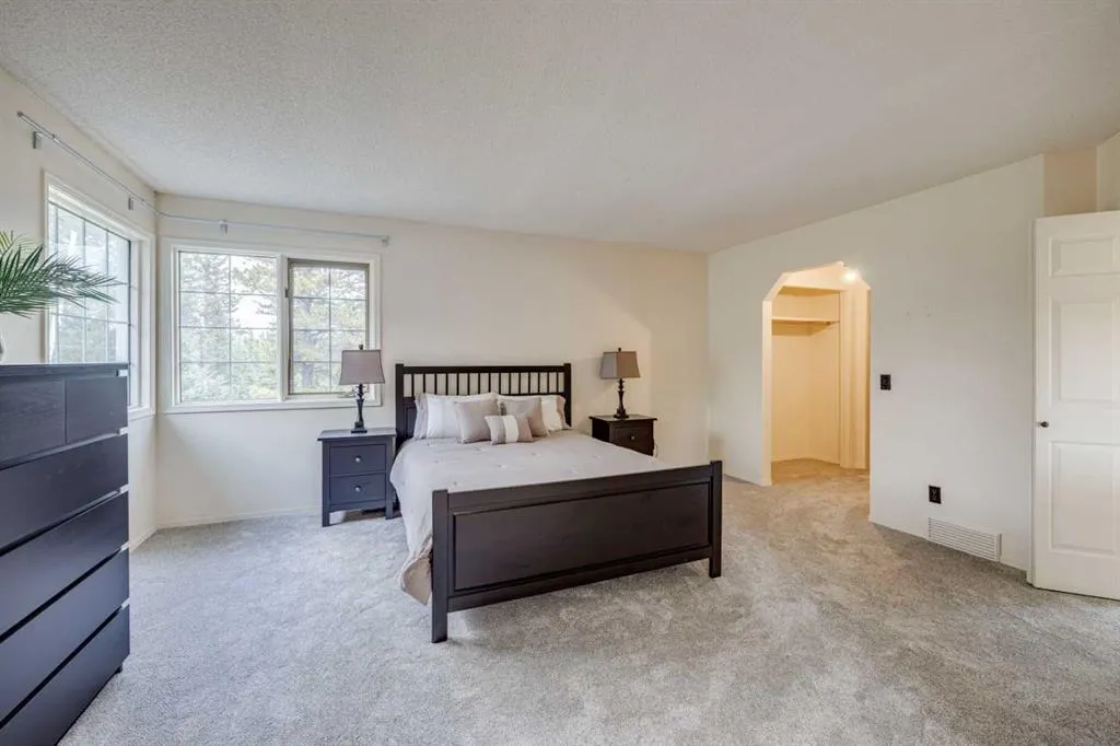 50 Elk Valley Crescent