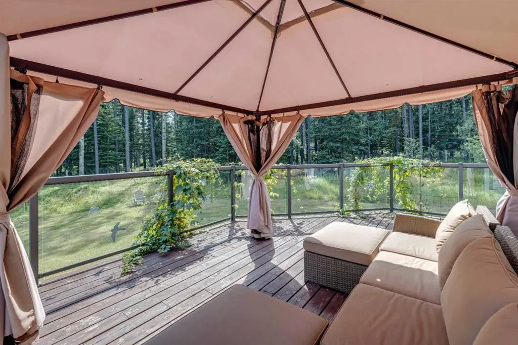 50 Elk Valley Crescent