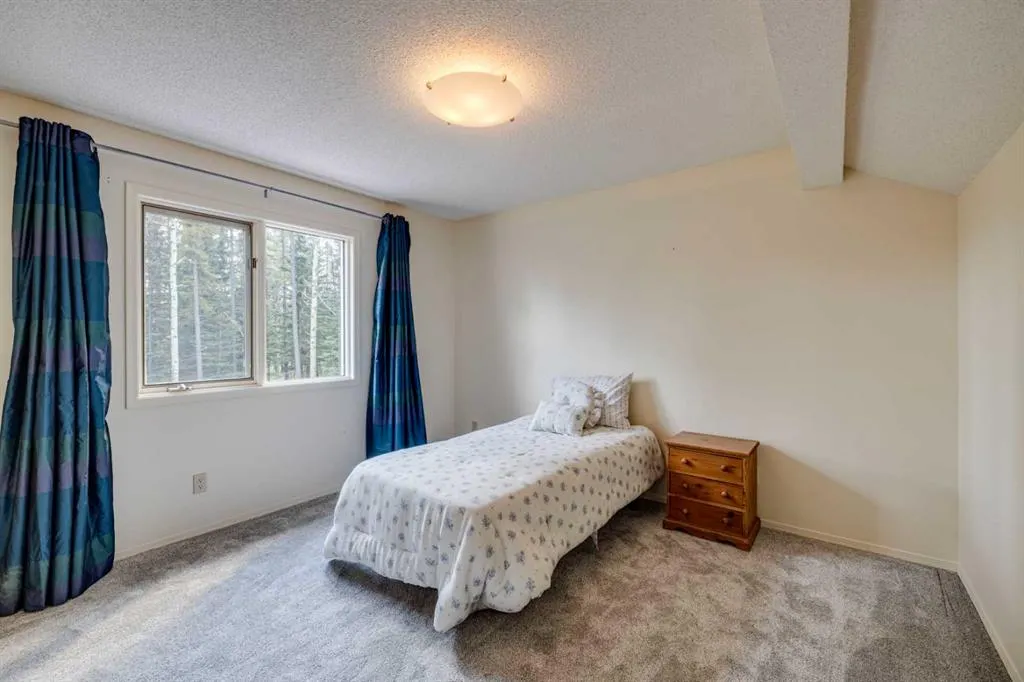 50 Elk Valley Crescent