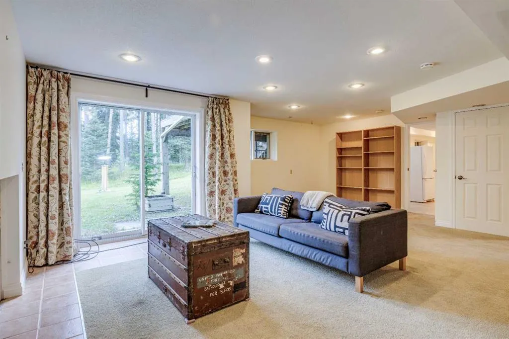 50 Elk Valley Crescent