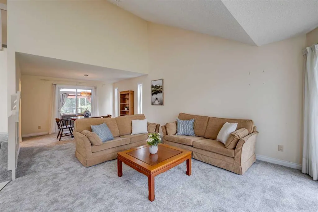 50 Elk Valley Crescent