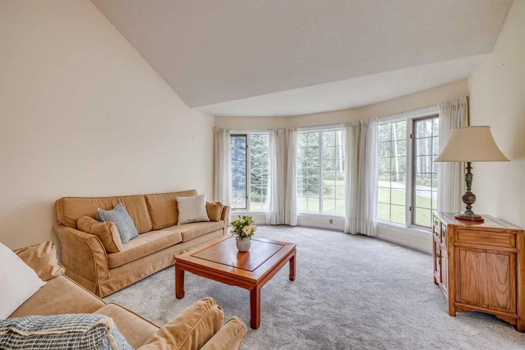 50 Elk Valley Crescent
