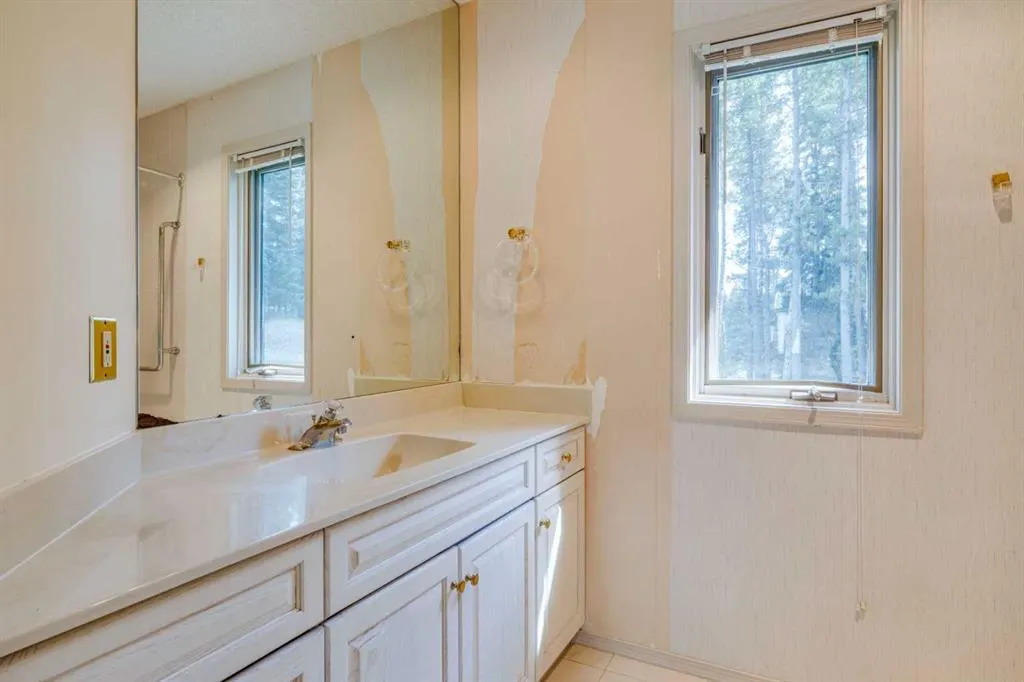 50 Elk Valley Crescent