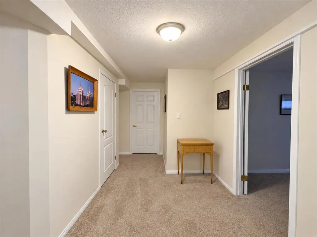 5842 65 Avenue