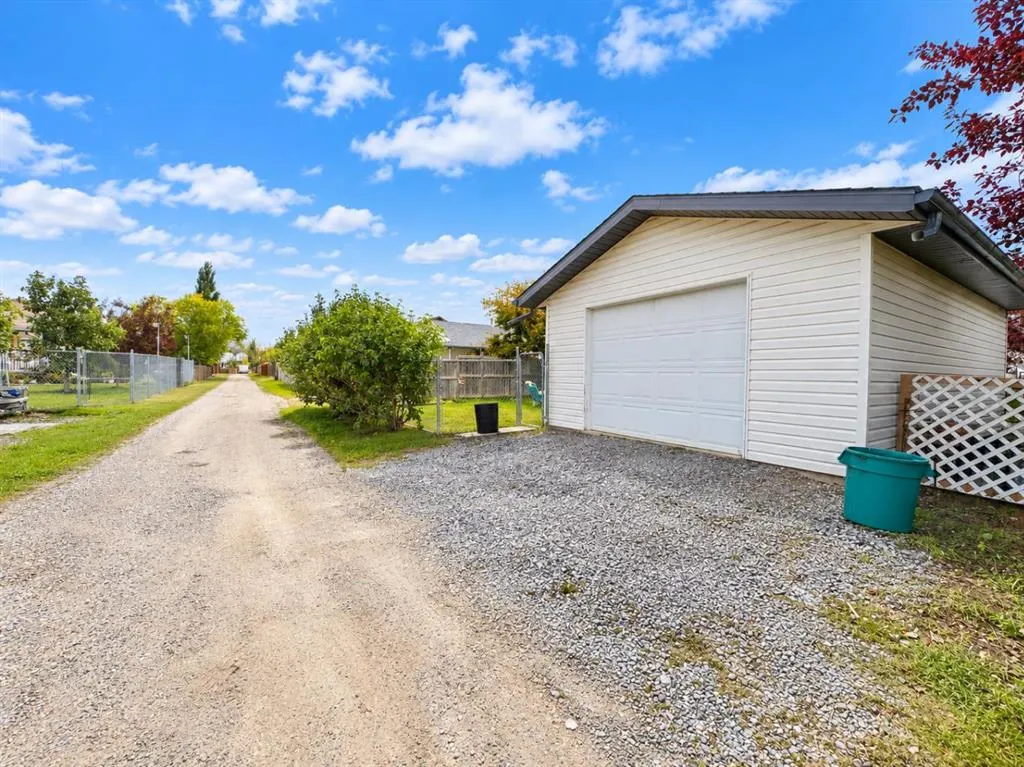 5842 65 Avenue