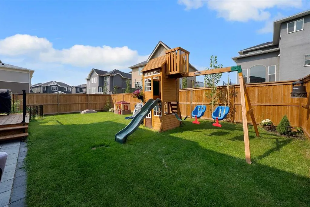 202 Kinniburgh Crescent