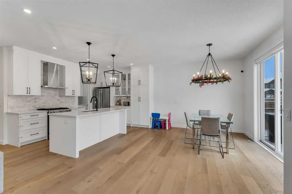 202 Kinniburgh Crescent