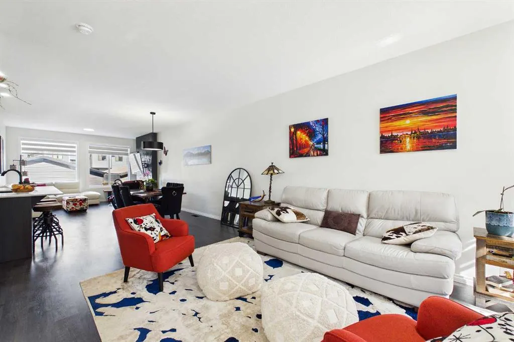 24 Rowmont Common NW