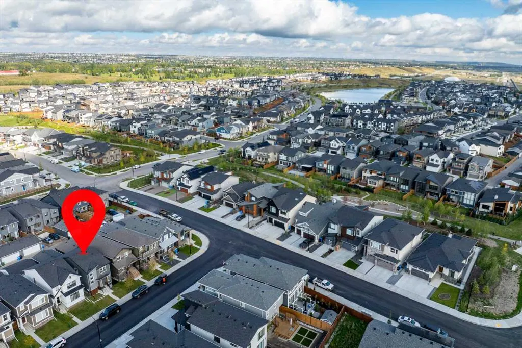 24 Rowmont Common NW