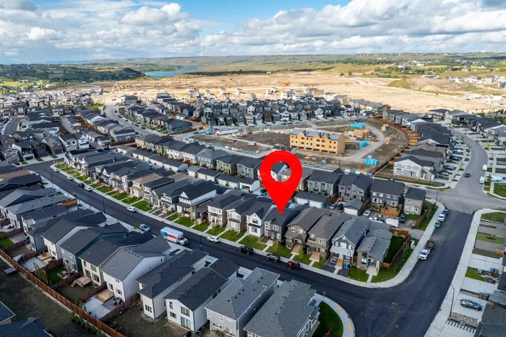 24 Rowmont Common NW