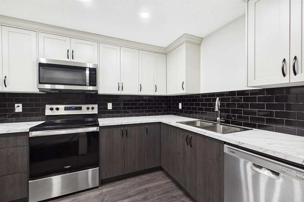 24 Rowmont Common NW