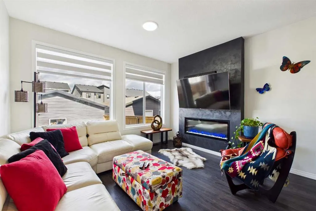 24 Rowmont Common NW