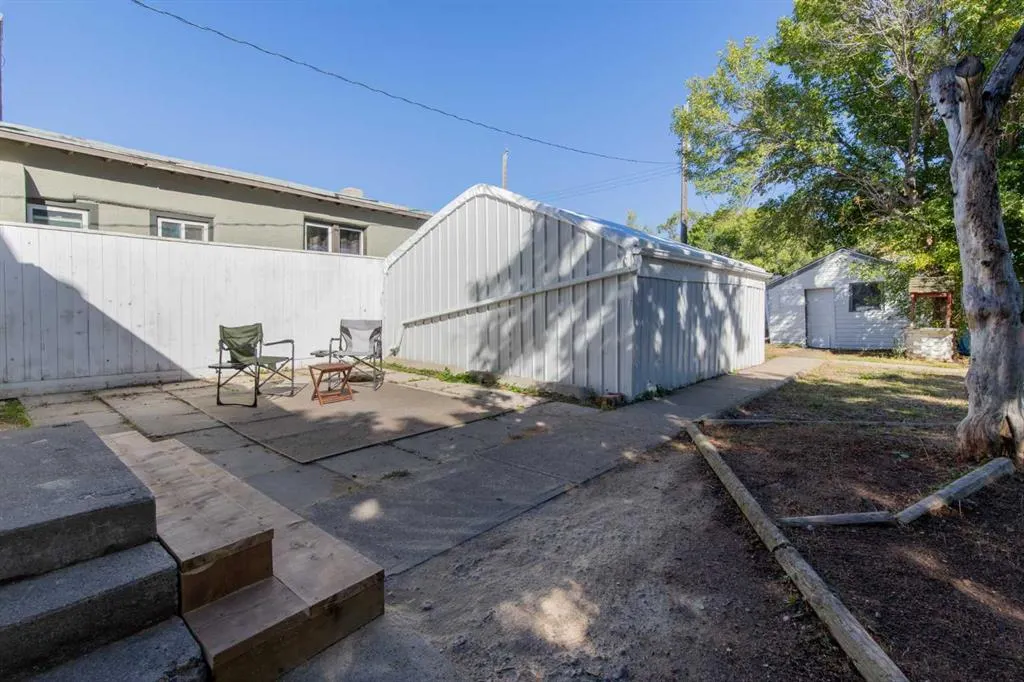 133 14 Street N