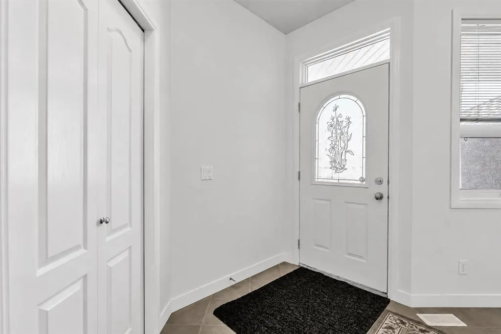 34 Royal Manor NW