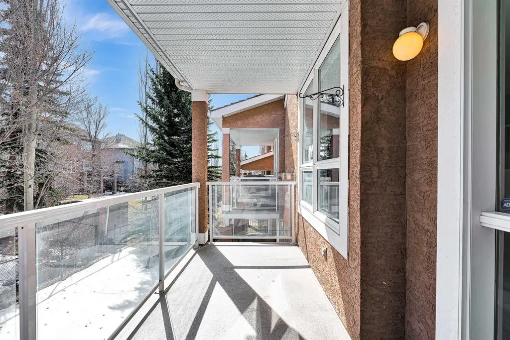 34 Royal Manor NW