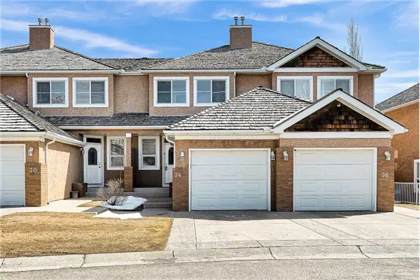 34 Royal Manor NW