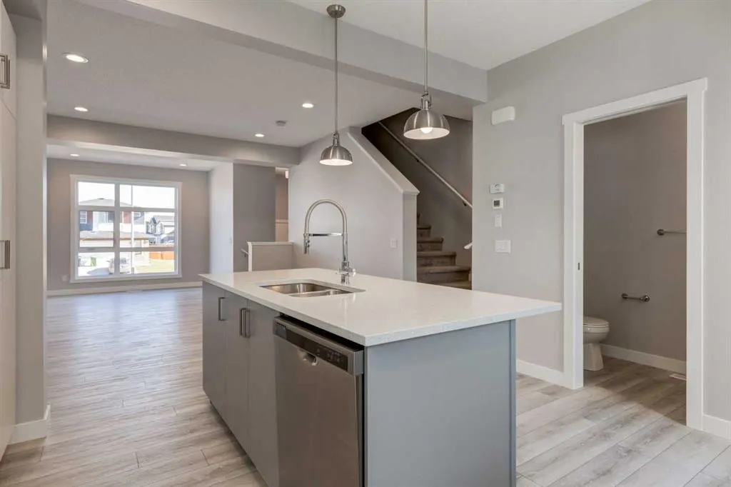 156 Walden Lane SE