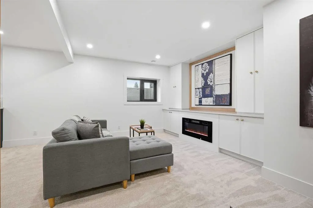 3 Varsity Ridge Terrace NW