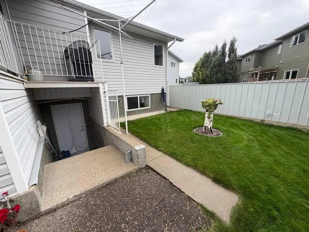 42 Staffordville Crescent N