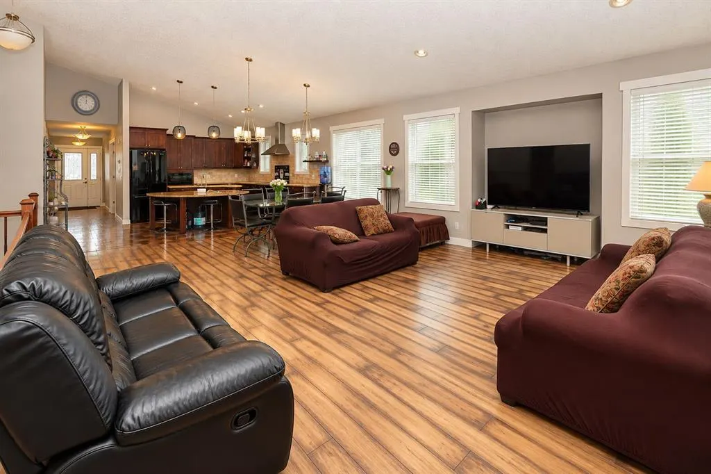 203 Hillcrest Boulevard