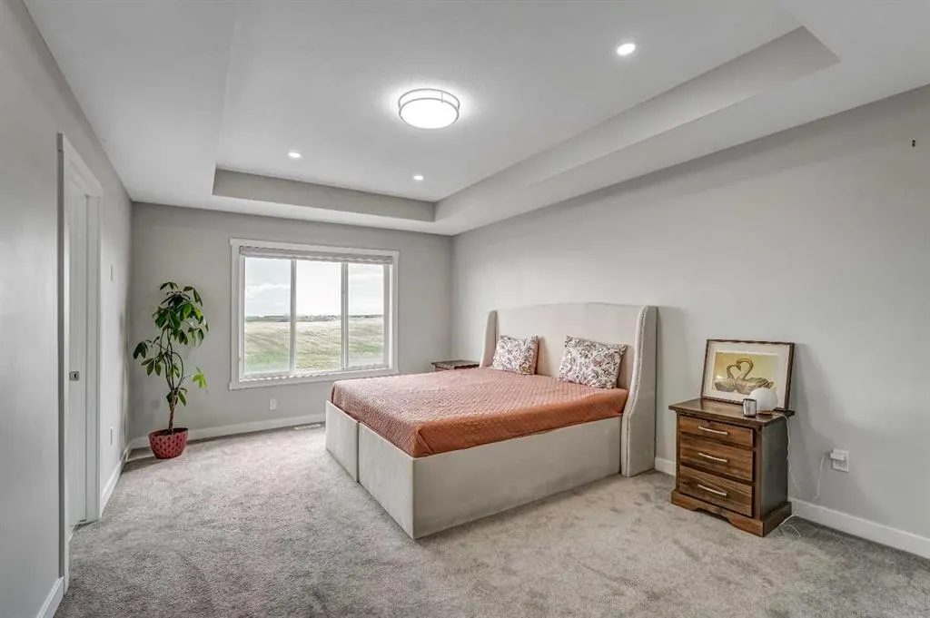 349 Corner Meadows Way NE