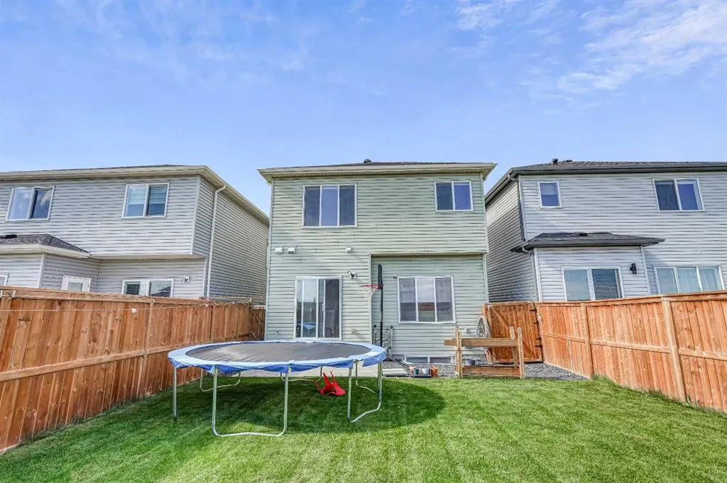 349 Corner Meadows Way NE