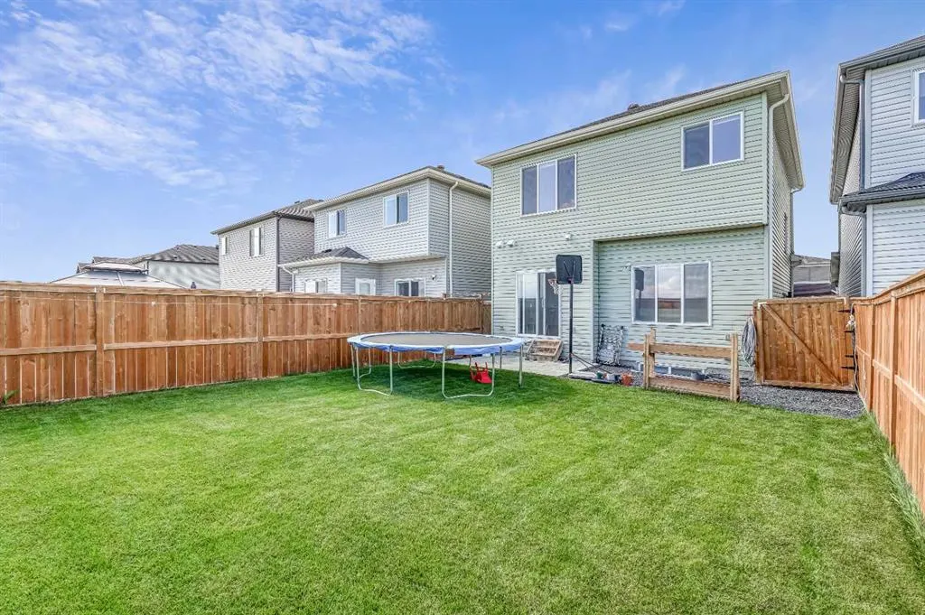 349 Corner Meadows Way NE