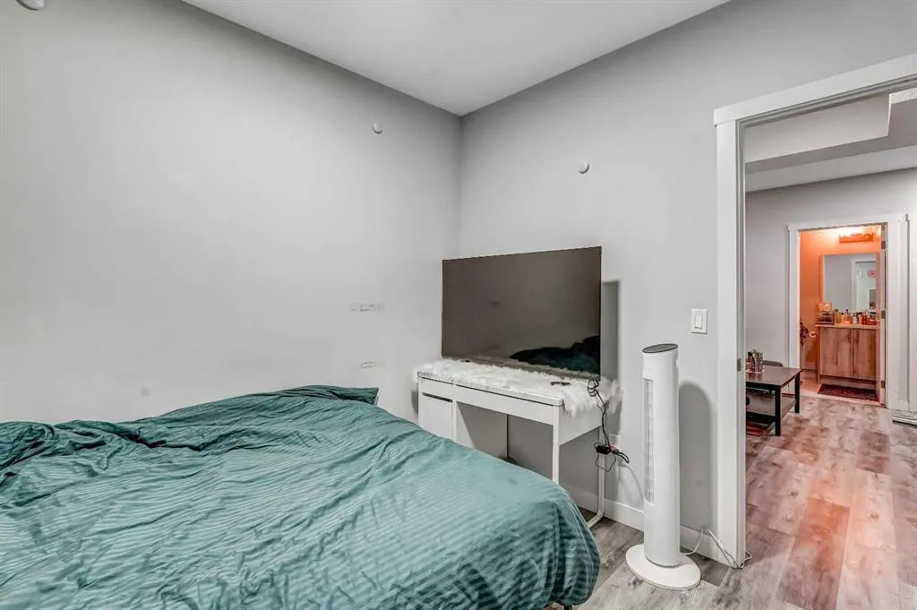 349 Corner Meadows Way NE
