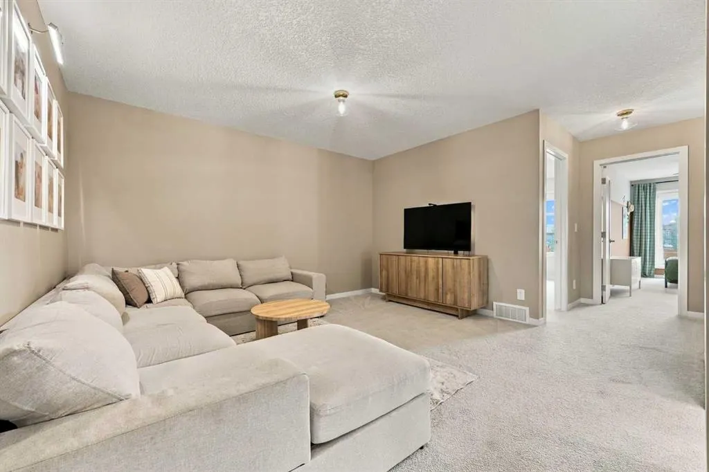 186 Cranbrook Park SE