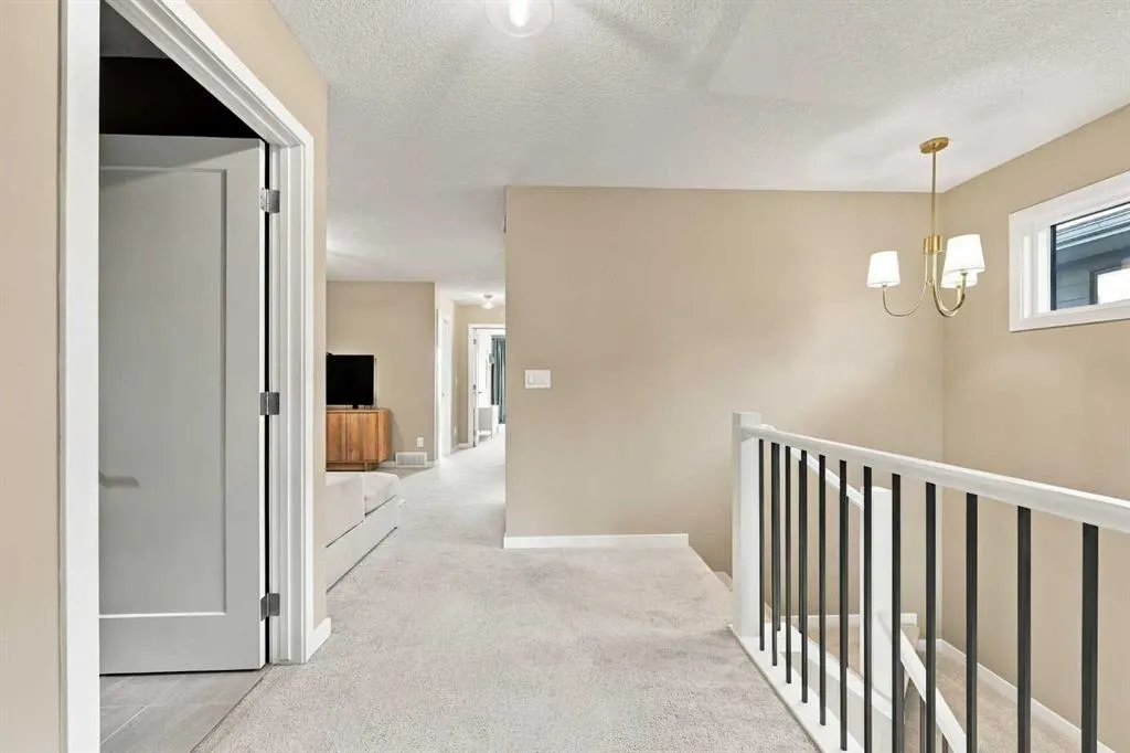 186 Cranbrook Park SE