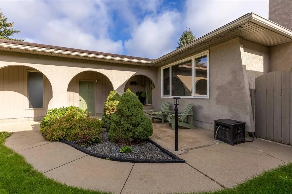 10 Seneca Place W