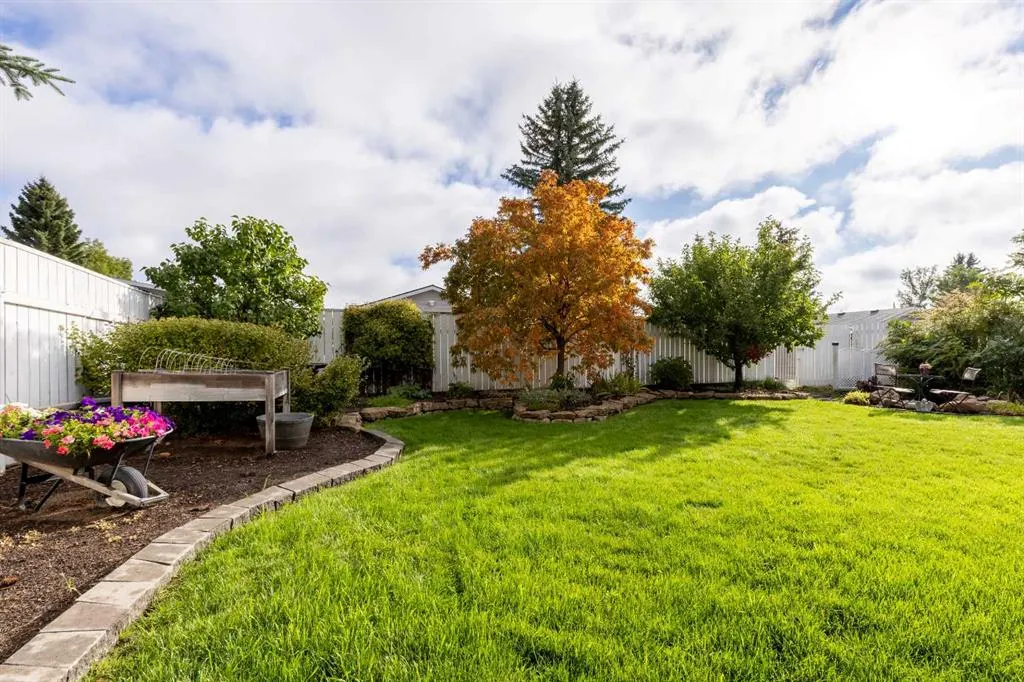 10 Seneca Place W