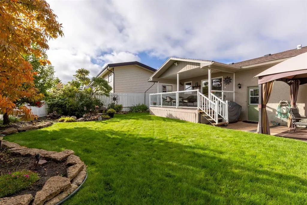10 Seneca Place W