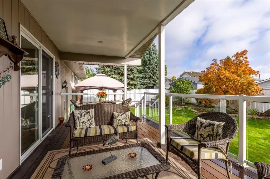 10 Seneca Place W