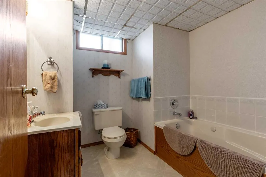 10 Seneca Place W
