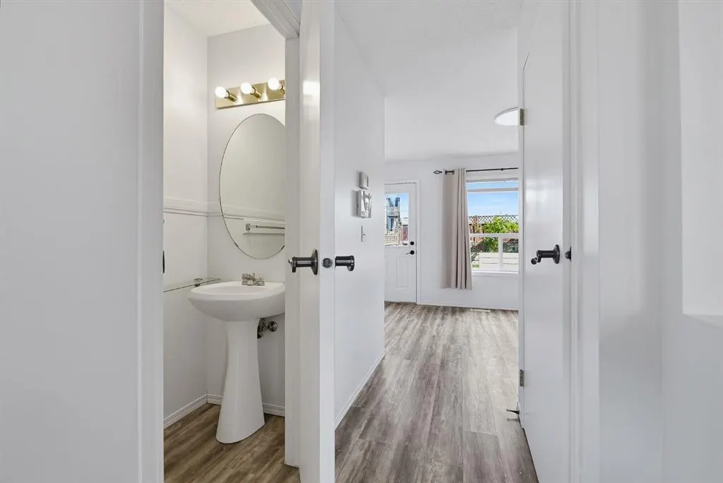 15 Coventry Link NE