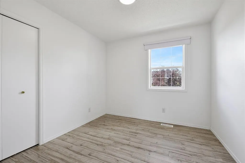 15 Coventry Link NE