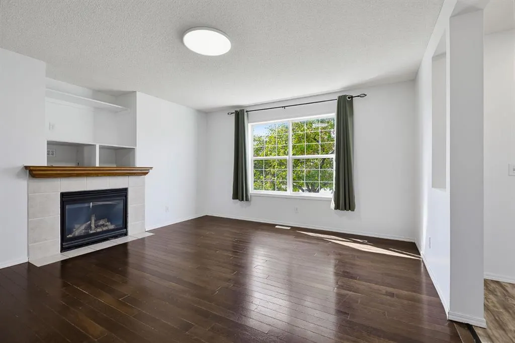 15 Coventry Link NE